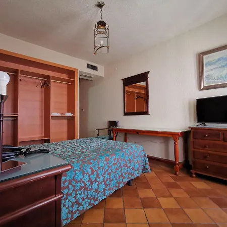 Almona Hotel 2*