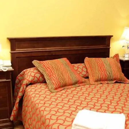 Almona Hotell 2*