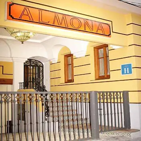 Almona Hotell 2*