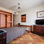 Hotel Almona