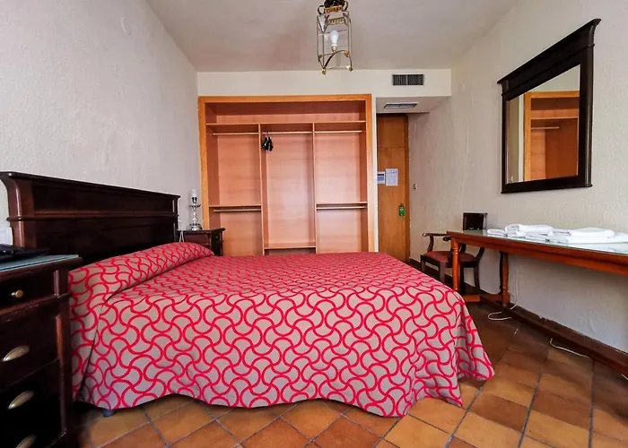 Almona Hotel 2*